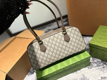 Vintage Chanel Bag w CC Charm