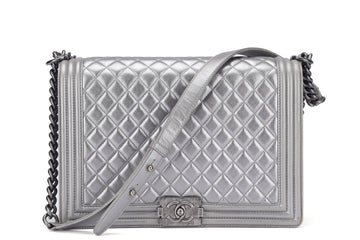 Chanel Le Boy 30cm (1973xxxx) Large Size, Metallic Silver Lambskin Ruthenium Chain, with , no Dust Cover