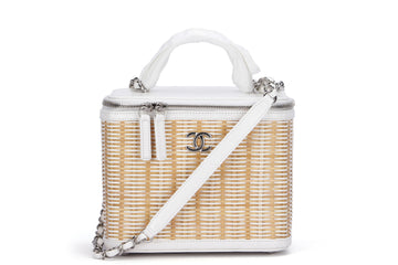 CHANEL VANITY CASE (2918xxxx) SMALL SIZE, WHITE LEATHER & RATTAN, SILVER HARDWARE, WITH , DUST COVER & BOX