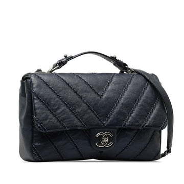 Chanel CC Chevron Stitch Flap Shoulder Bag  Leather Shoulder Bag in Good condition
