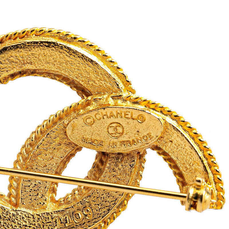 Chanel CC Logo Brooch  Metal Brooch in Good condition