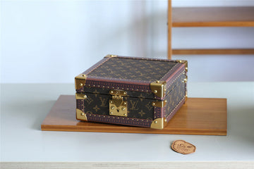 Makersluxe - Louis Vuittons  - 9554