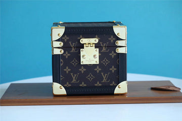 Makersluxe - Louis Vuittons  - 9530
