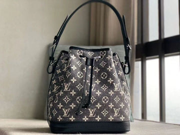 LOV - MLB - 879