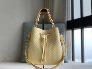 Makersluxe - Louis Vuittons  - 15616