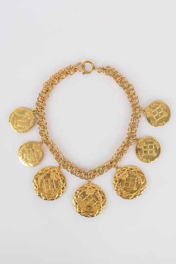 Collier doré Chanel