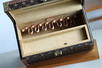 Makersluxe - Louis Vuittons  - 9513