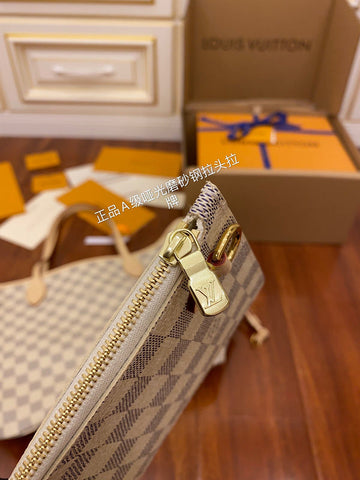 Makersluxe - Louis Vuittons  - 15546