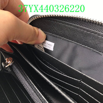 Makersluxeras - CAH Wallet - 092