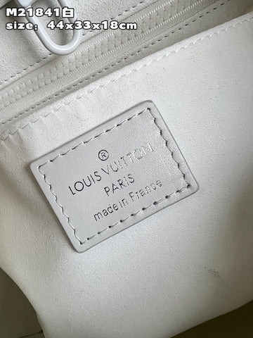 Makersluxe - Louis Vuittons  - 15439