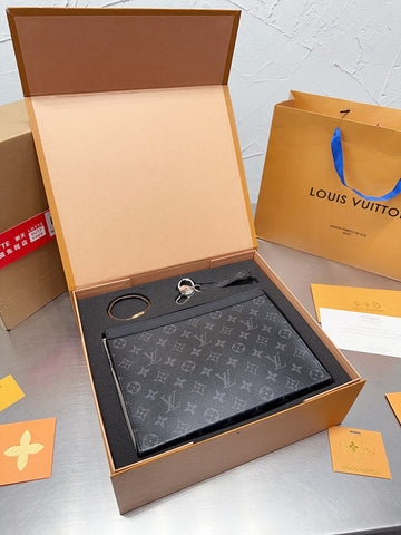 Makersluxe - Louis Vuittons  - 15019