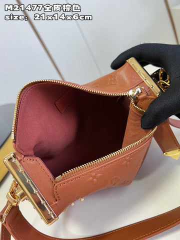 Makersluxe - Louis Vuittons  - 15334