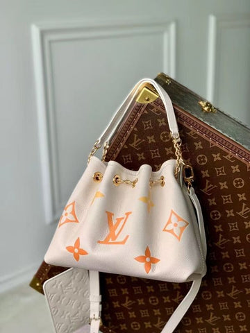 Makersluxe - Louis Vuittons  - 15366
