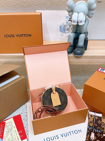 Makersluxe - Louis Vuittons  - 15105