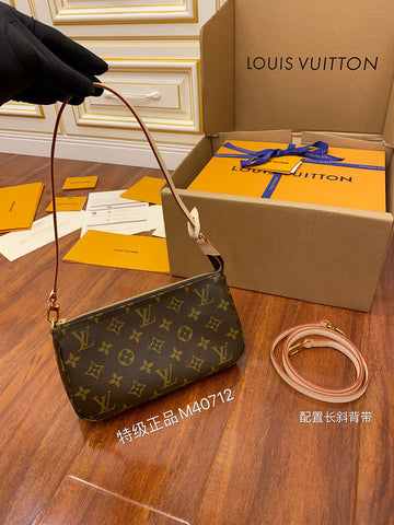 LOV - MLB - 1244