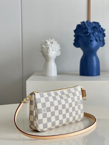 LOV - MLB - 1400