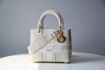 Makersluxes - Latest - 6520