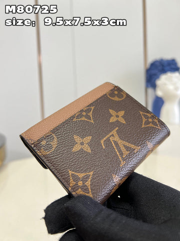 Makersluxe- Louis Vuittons  - 15902