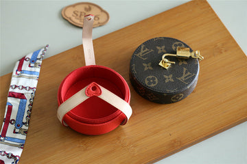 Makersluxe - Louis Vuittons  - 9357