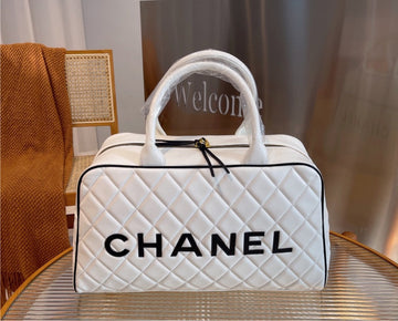 Large Chanel woman handbag